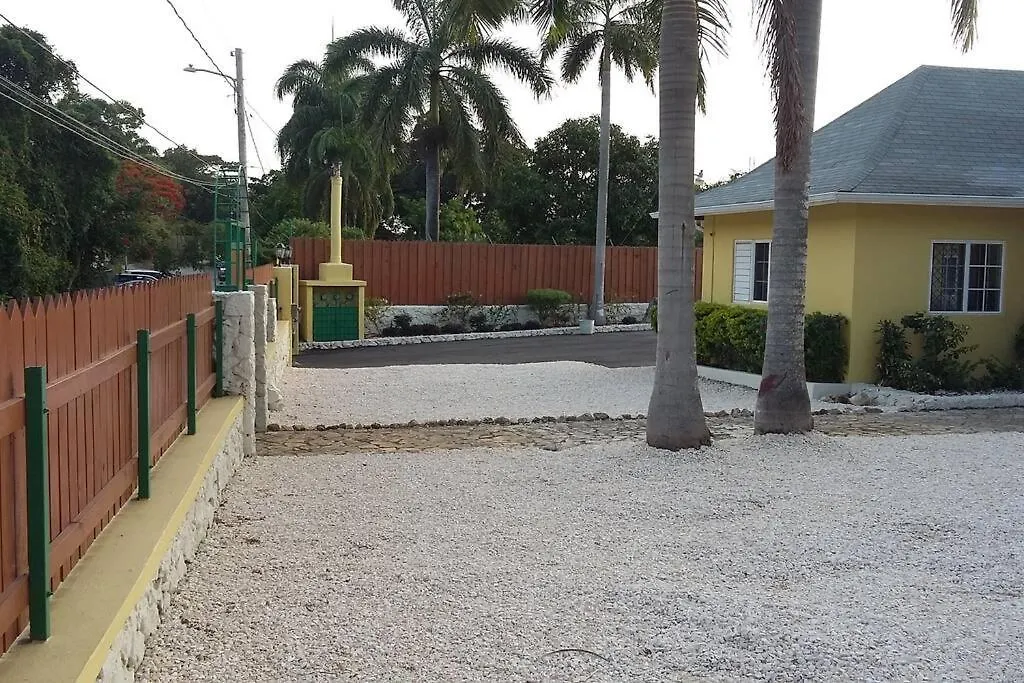1 Bdr Apt #3 At Ramparts Near Sangster Airport Μοντέγκο Μπέυ